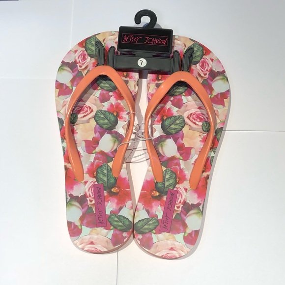 betsey johnson flip flops